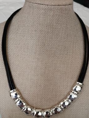 Silver Bead Accent Black Cord Elegant Polish Style Chocker Neklace